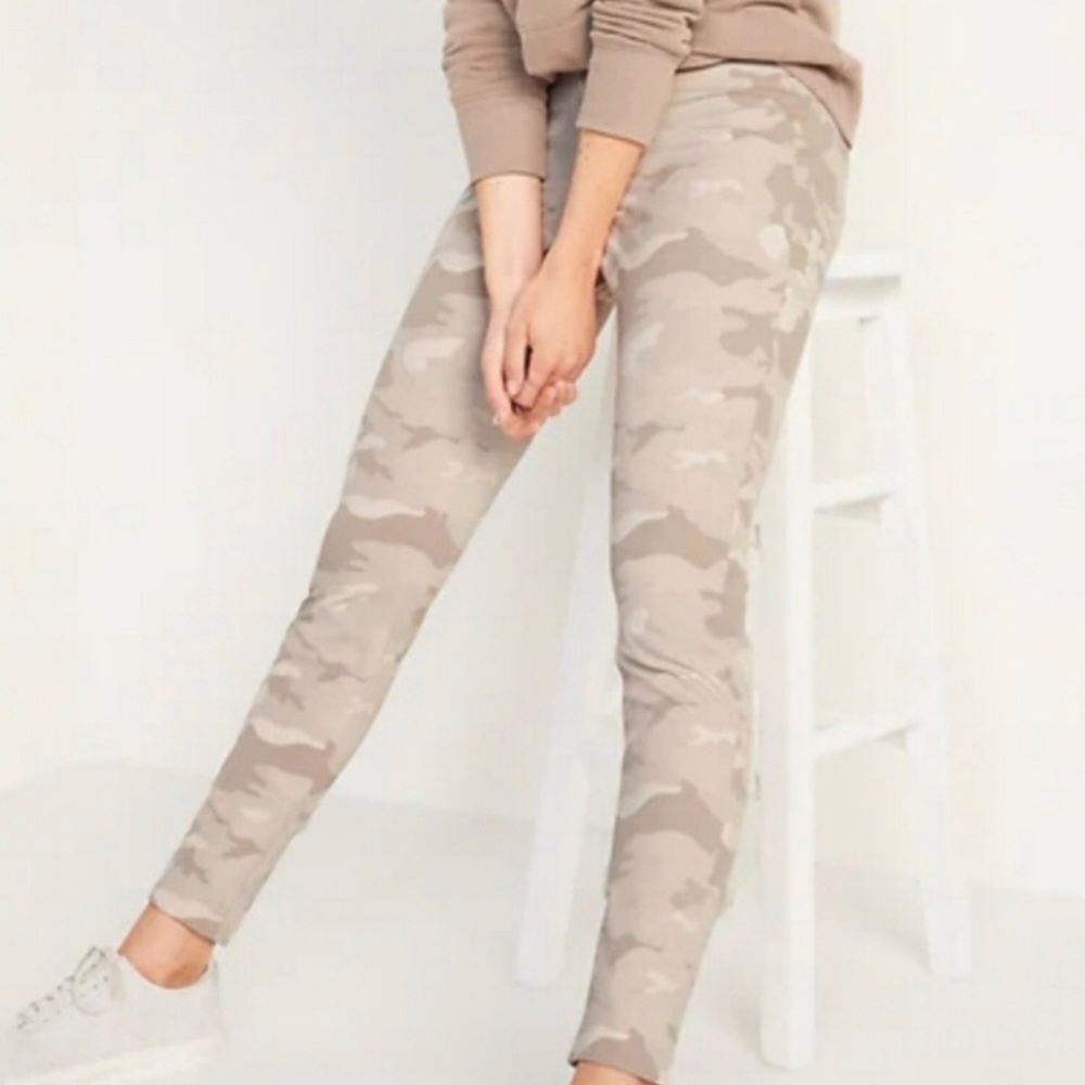 Old Navy Tan Camouflage Pixie Pants. NEW with tag.